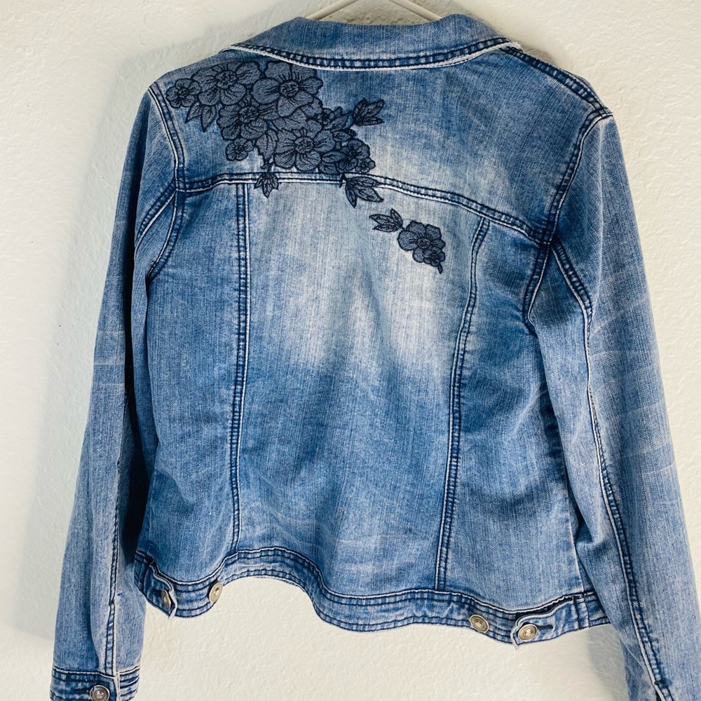 Jean jacket - Picture 3 of 5